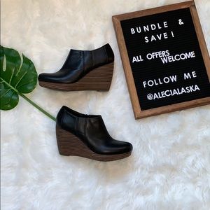 Dr. Scholl’s Black Wedge Booties 💗💗